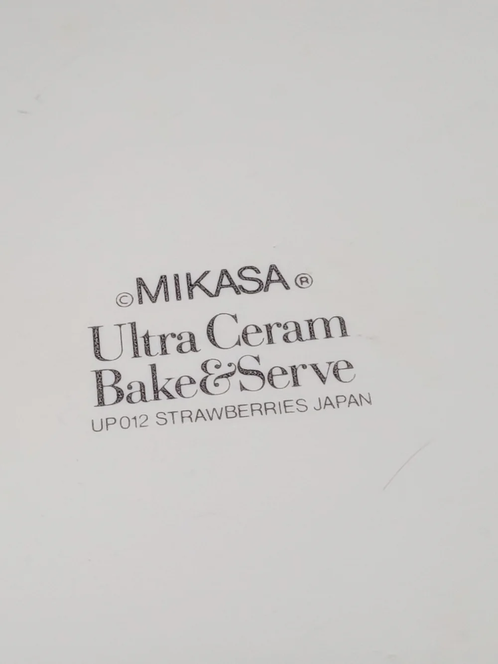 1980s Mikasa Strawberry  Bake & Serve 2qt Stoneware Casserole